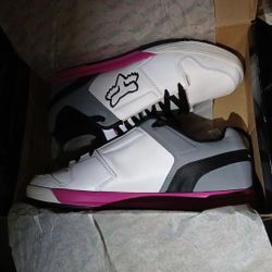 New Men's Sneakers Size Men's 12. 