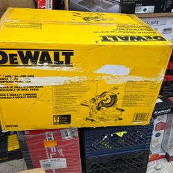 DEWALT 15 Amp Corded 12 in. Double Bevel Sliding Compound Miter Saw with XPS technology, Blade Wrench and Material Clamp