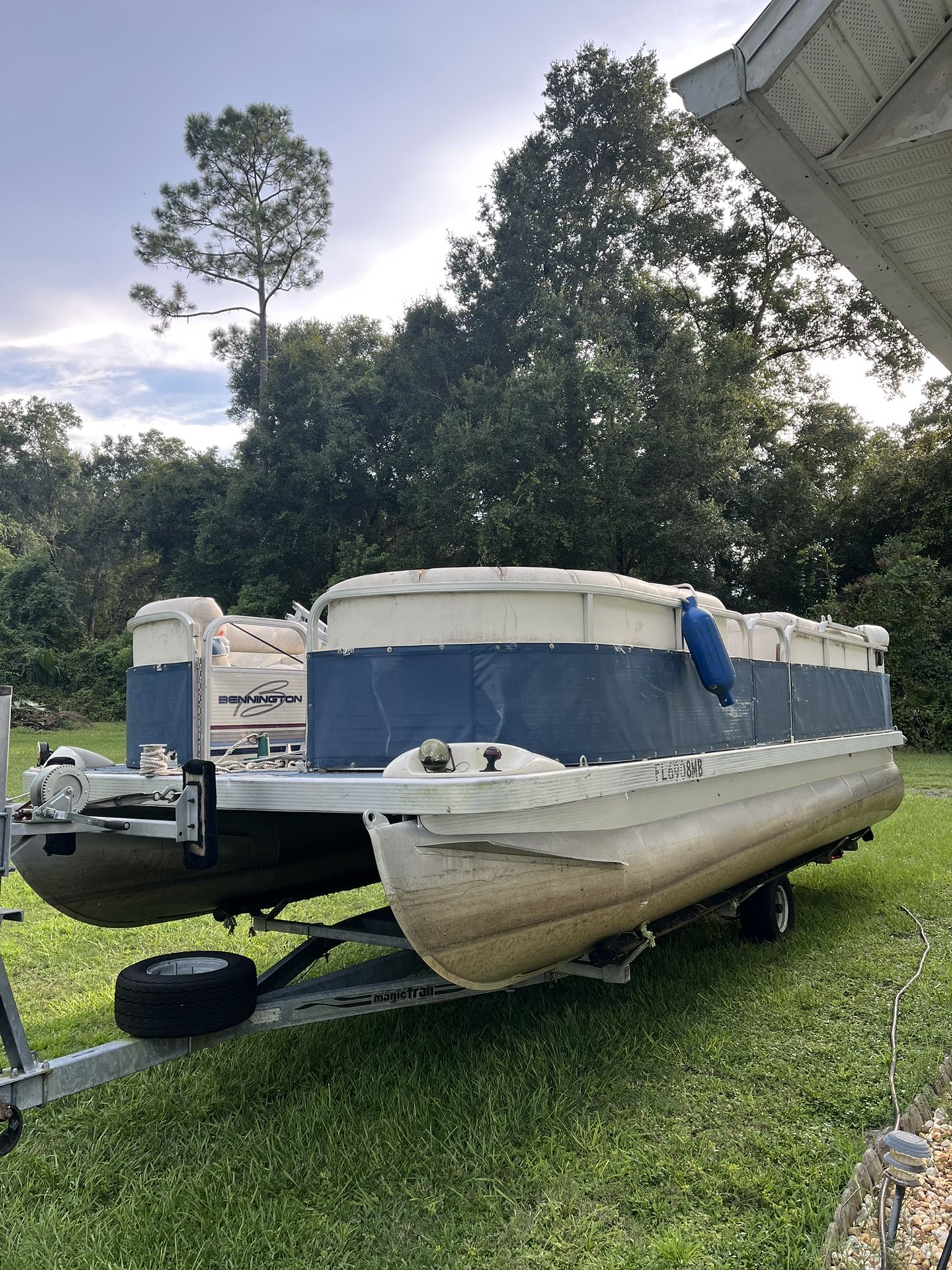 2000 Bennington Pontoon