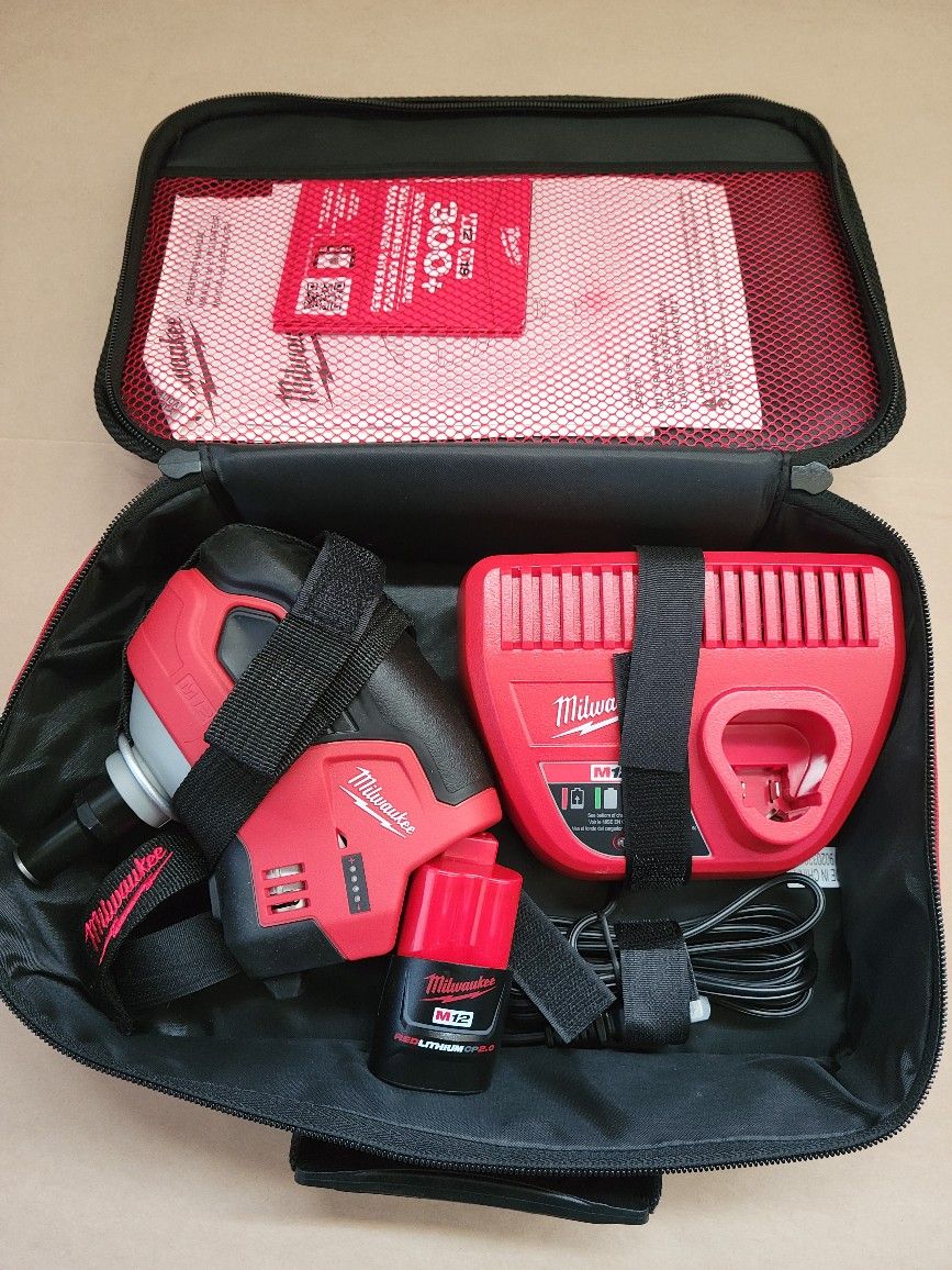 Milwaukee 2458-21 M12 Cordless Lithium-Ion Palm Nailer Kit