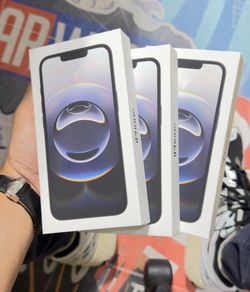iPhone 16e 128GB unlocked (Brand New)