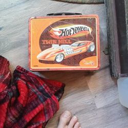 My Elementary School Lunch Box ...Missing The Little Thermos Of Course 