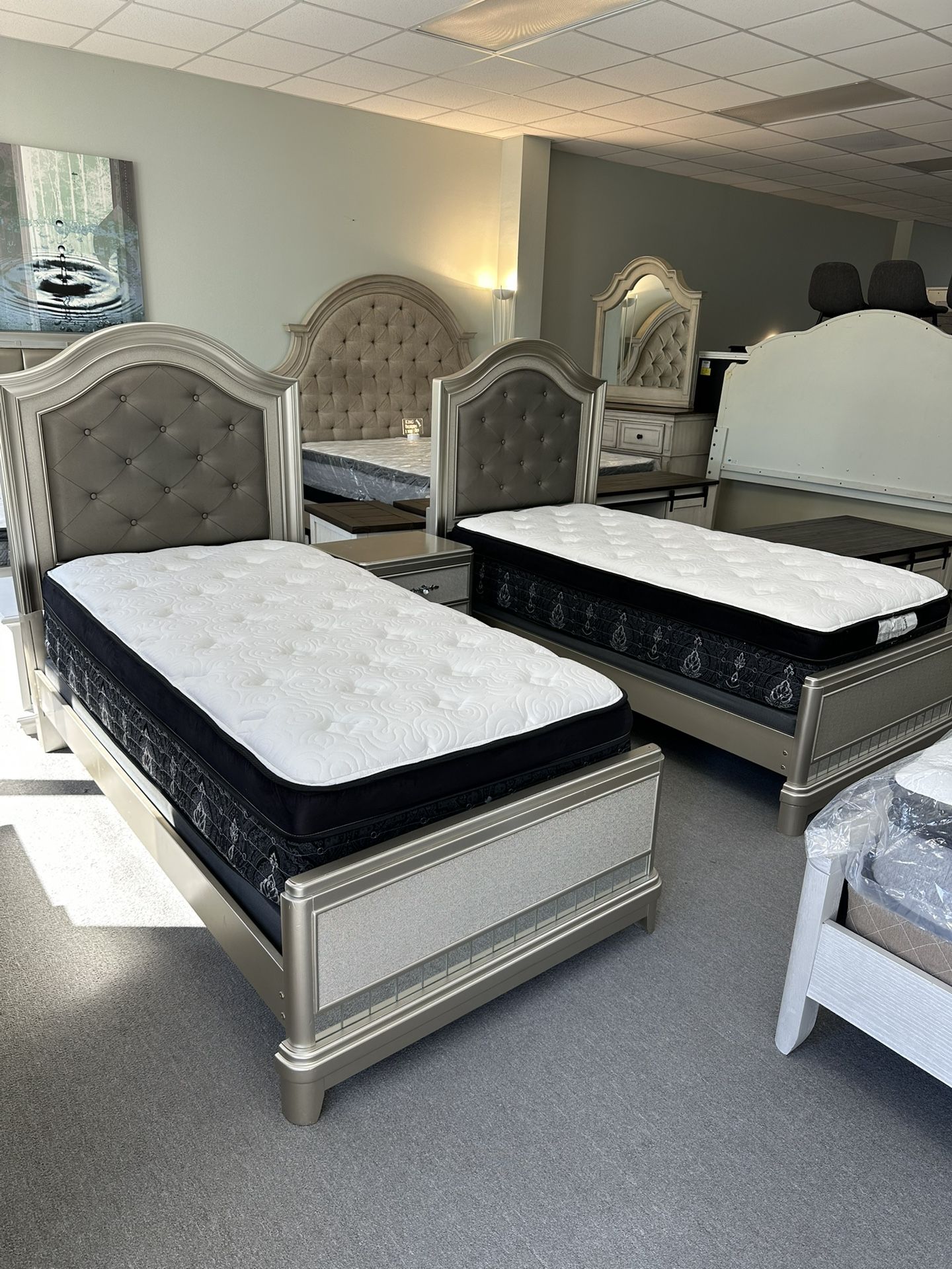 Twin bedroom set (FREE 24H DELIVERY AND SETUP)