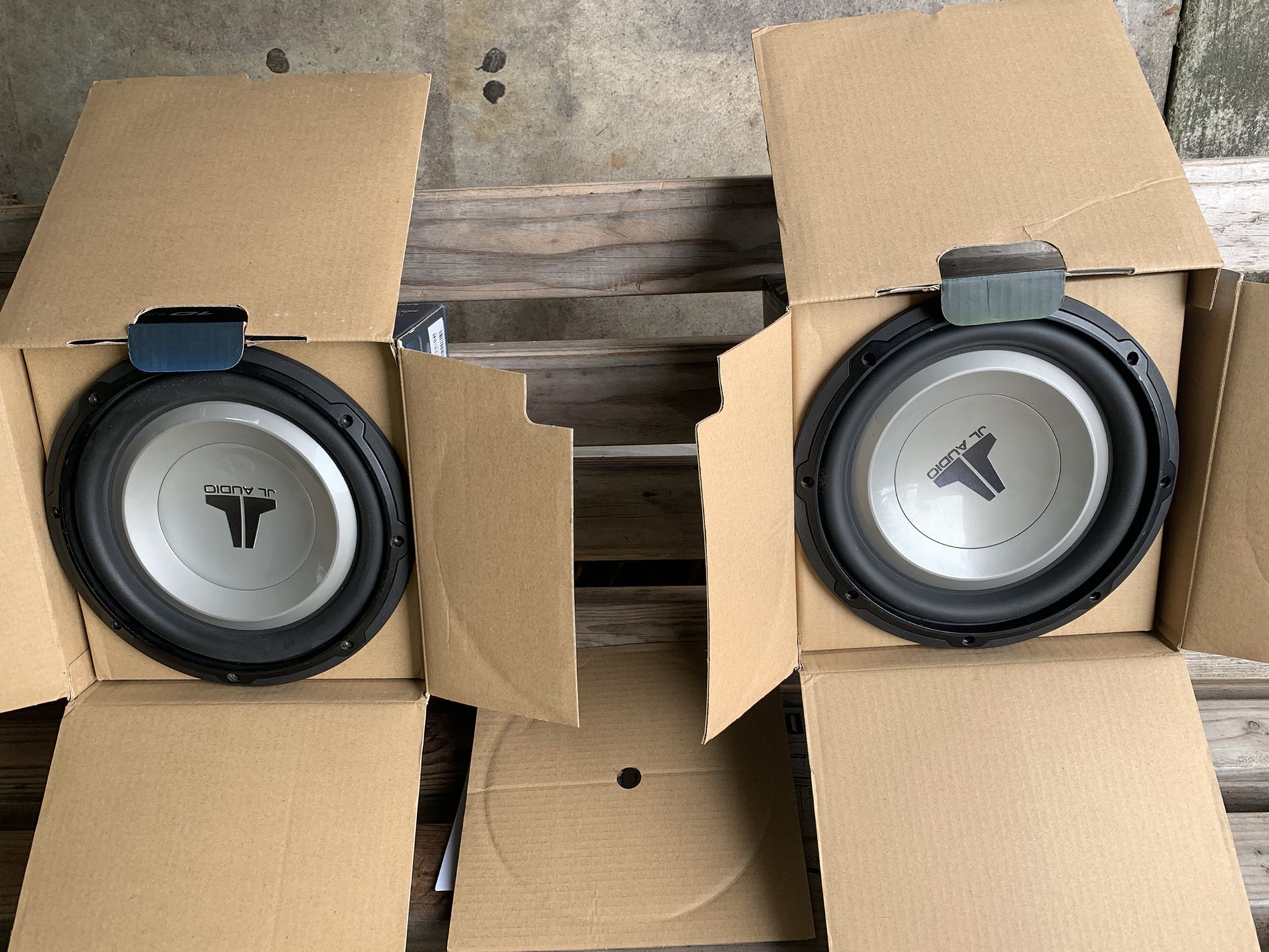 Pair JL Audio 10 inch w1 speakers