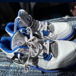 Jordan 4 Retro Mid Motorsport 