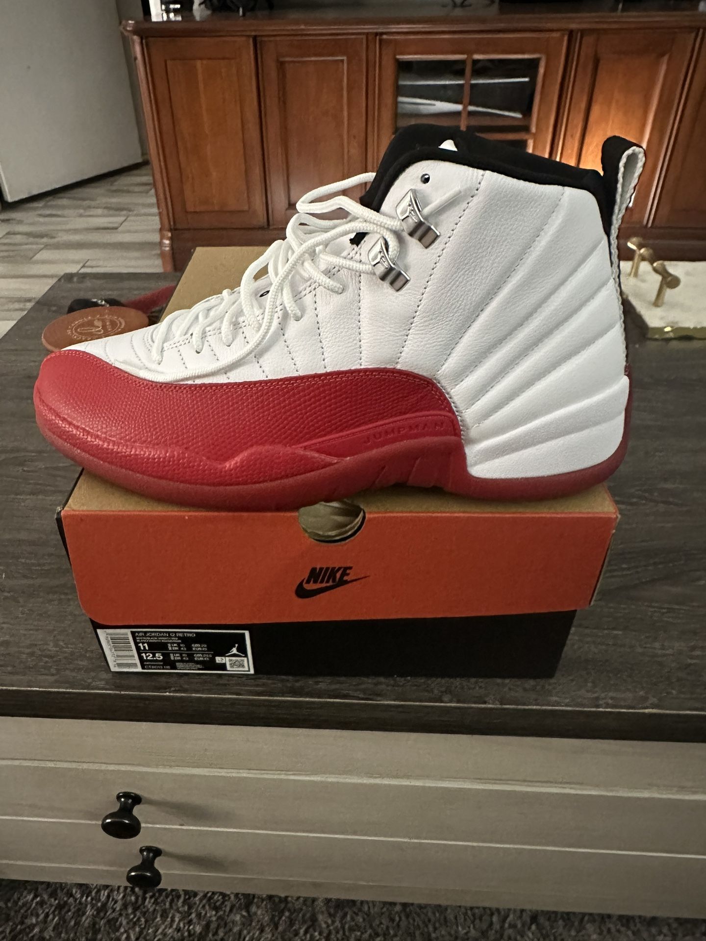 Jordan 12 Cherry Sz 11