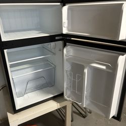 Whirlpool Mini Fridge