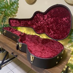 Taylor Deluxe Guitar Hard Case Gig Bag