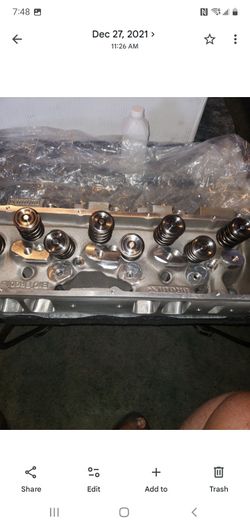 Big block Chevy big Brody 2 or 3 heads