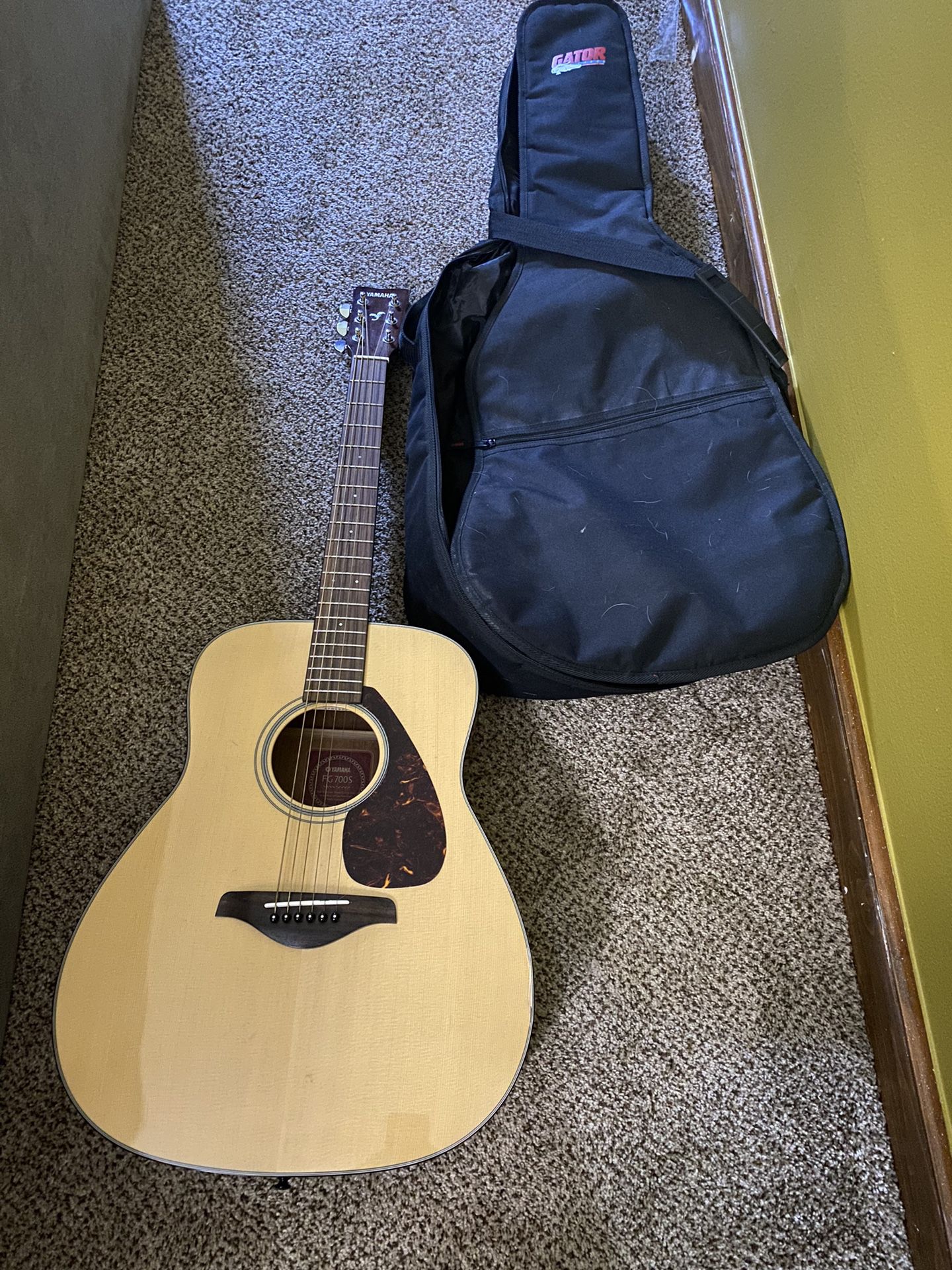 Yamaha Guitar  And Case 