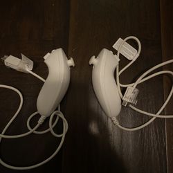 2x Official Wii Nunchuck White Remote Nintendo  Motion Wii U OEM Controller