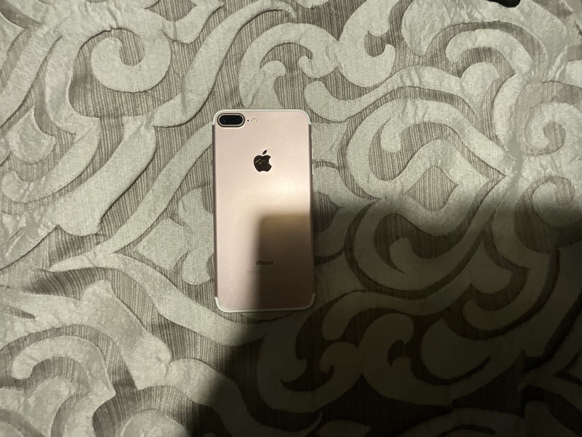 iPhone 8 Plus Rose Gold