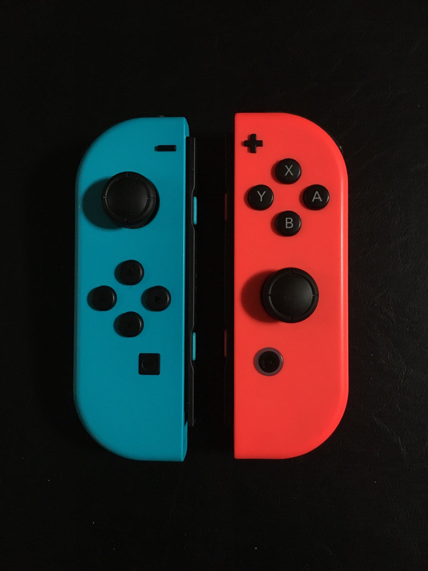 Pair of neon red/blue joy-cons for Nintendo Switch