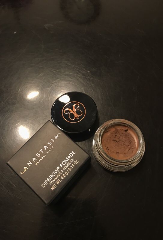 Dipbrow pomade