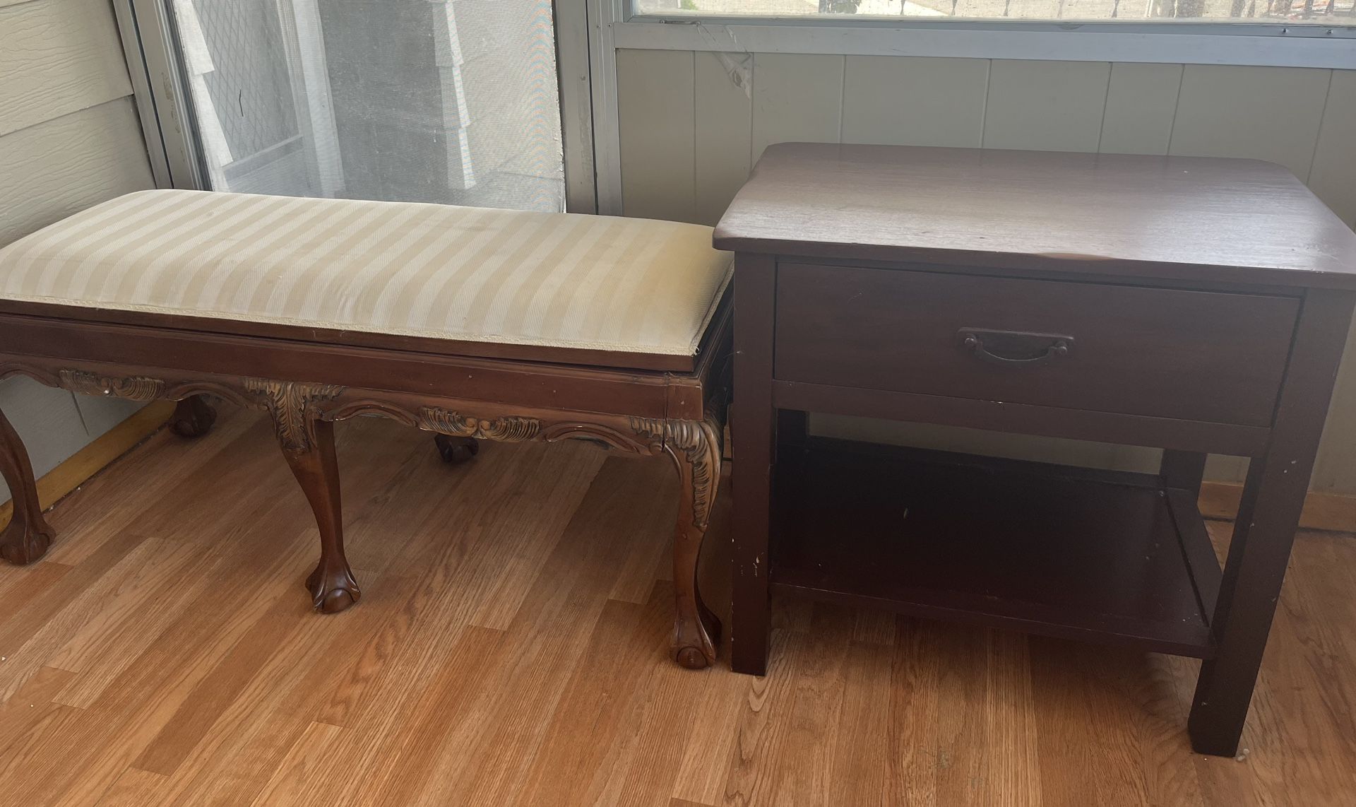 Ottoman With Night Stands Or Table With Dewar