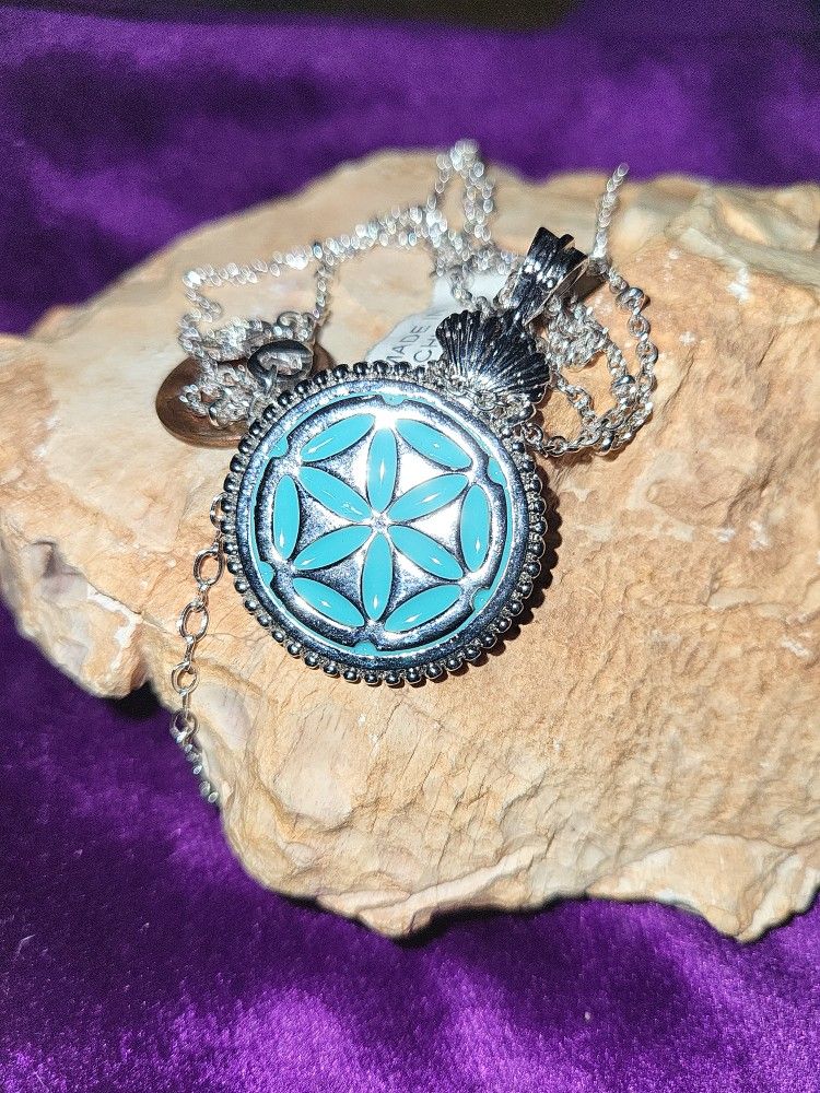 Attractive Magdalena Silver Pendant