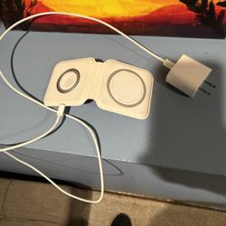 Apple MagSafe Dual Charging Port 