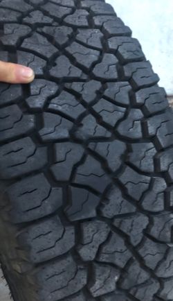 4 Tires 285/70r17