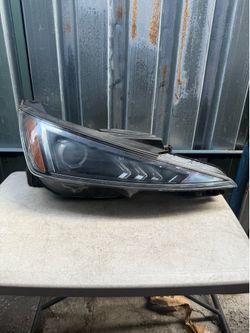 2019 2020 Hyundai Elantra Right side headlight