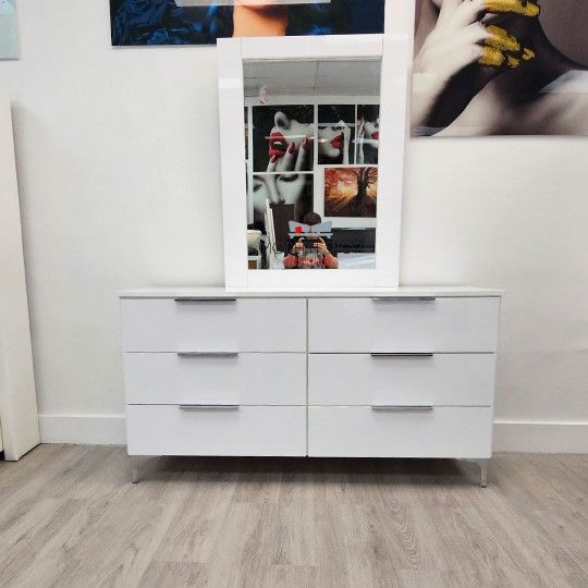 DRESSER WITH MIRROR ( HIGH GLOSS)