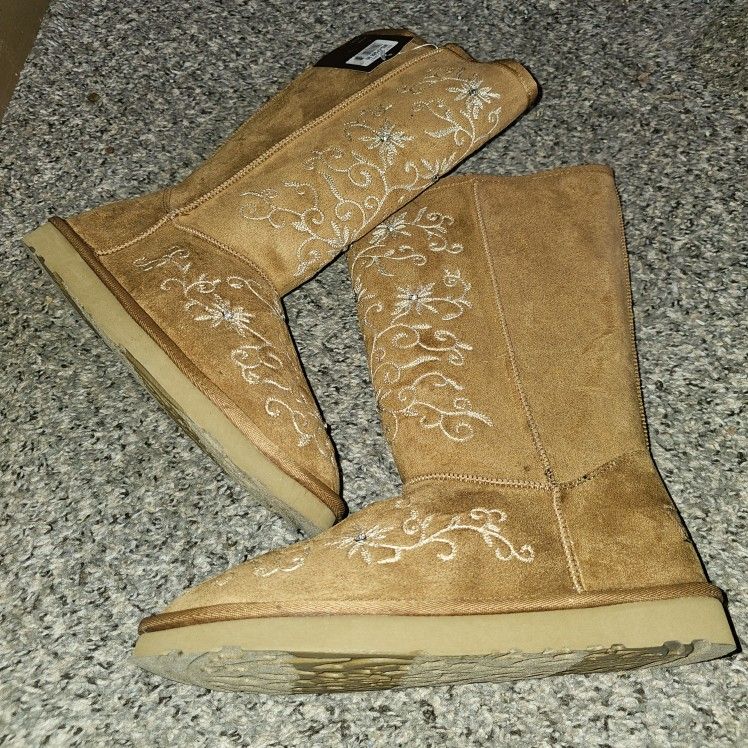 BRAND NEW WITH TAGS MONTANA FUR LINED BOOTS SIZE 7
