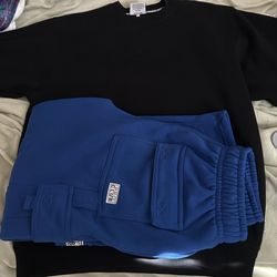 Royal blue pro club, sweats and black crewneck Royal blue pro club, sweats and black crewneck