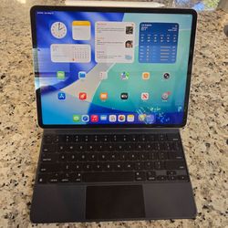 iPad Pro 12.9-inch (6th generation) — Wi-Fi model (2022) - Like New