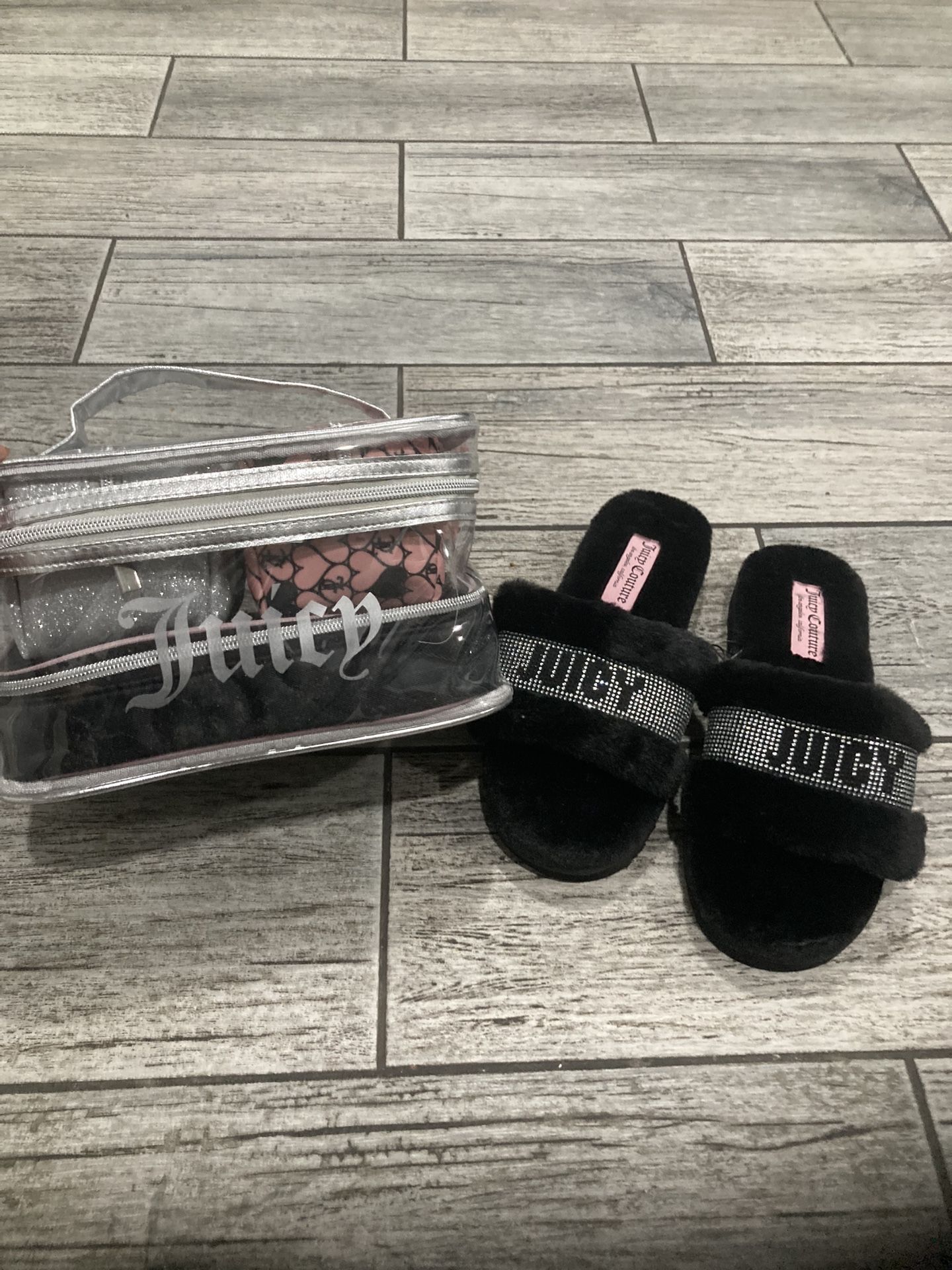 Juicy Couture Makeup Travel Set And Sandals 