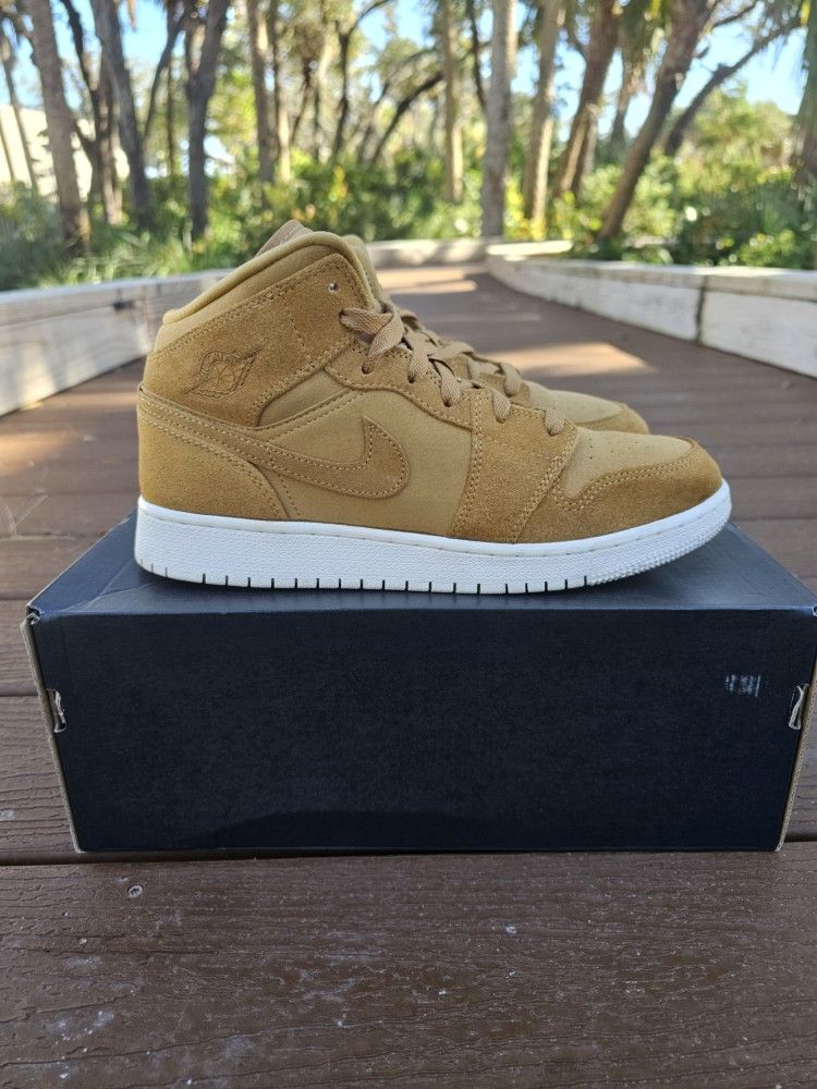 Air Jordan 1 Mid "GOLDEN HARVEST " Grade School Sz.7