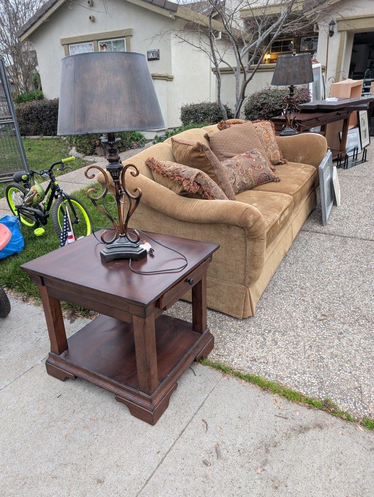 Couch 2 End Tables Two Lamps