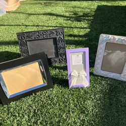 PICTURE FRAME LOT-LIKE NEW
