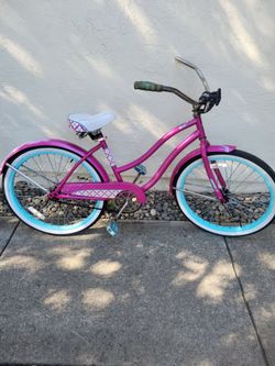 Pink women's cruiser