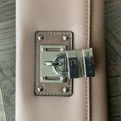 Women’s Wallet Guess
