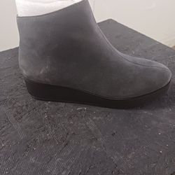 Lucky Brand Women's Boot Size 10 Grey In Color