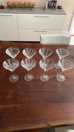 8 martini glasses