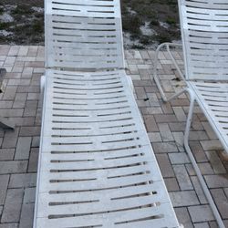 Lounge Chairs 