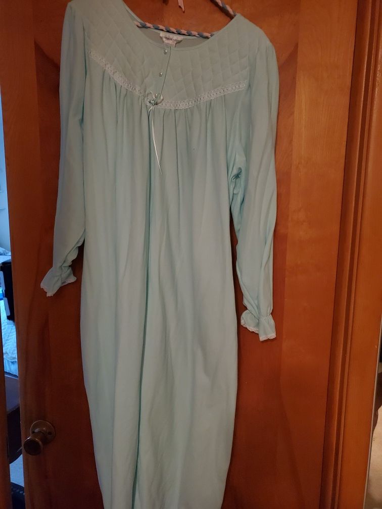 Nightgown and robe