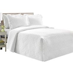 Lush Decor French Country Geo Ruffle Bedding, 3-Piece Bedspread Set (King, White)