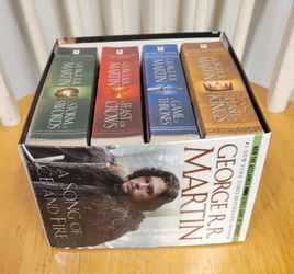 George R. R. Martin's A Game of Thrones 4-Book Boxed Set Song of Ice & Fire