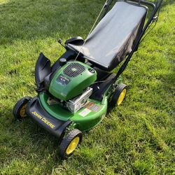 John Deere JS20 Self-Propelled With Rear Wheel Drive Lawn Mower 