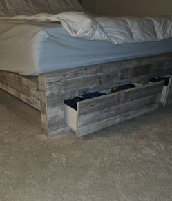 Ashley Furniture King Bed Frame And Modern Lamp