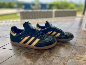 Black/ gold Samba size 4 shoes