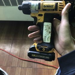 12 v dewalt drill