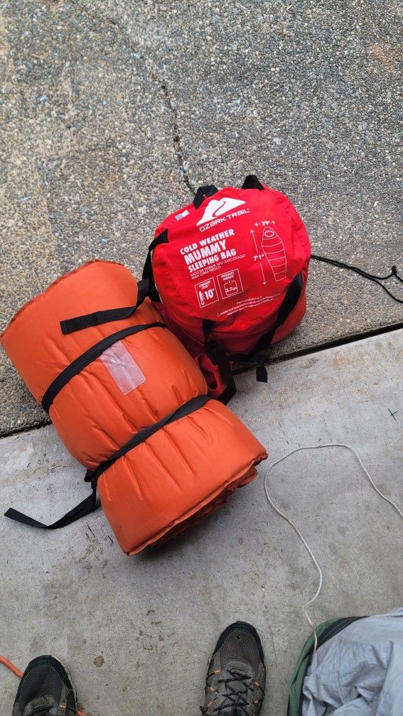 sleeping Bag and sleeping pad