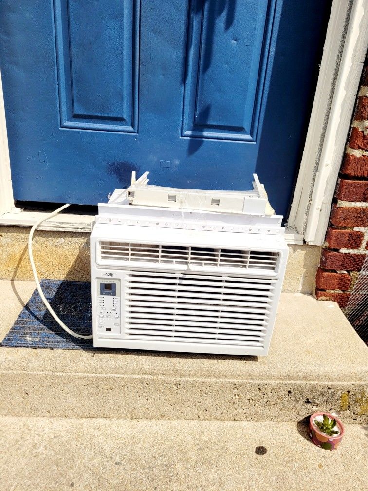 6 O O O BTU AC Air Unit Arctic King Conditioner