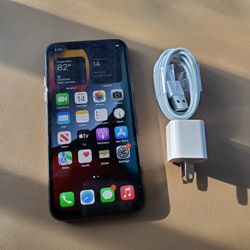 iPhone X 256gb - UNLOCKED - Like New  