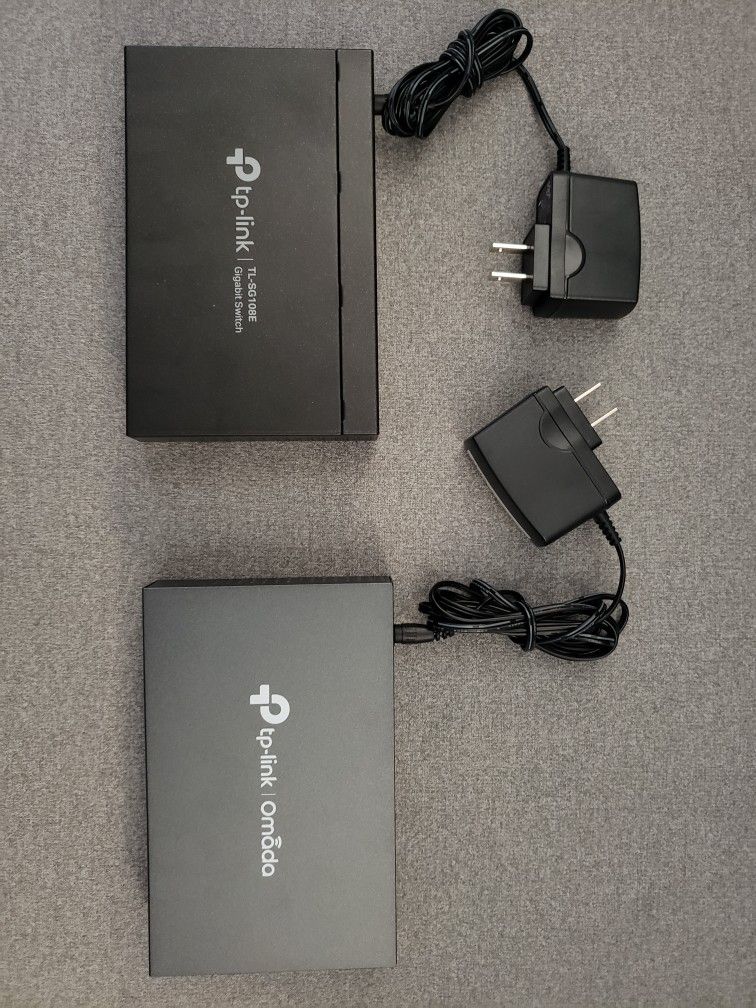 Tp-Link ER605 V1 And TL-SG108E Switch With 3D Printed Rack Kit