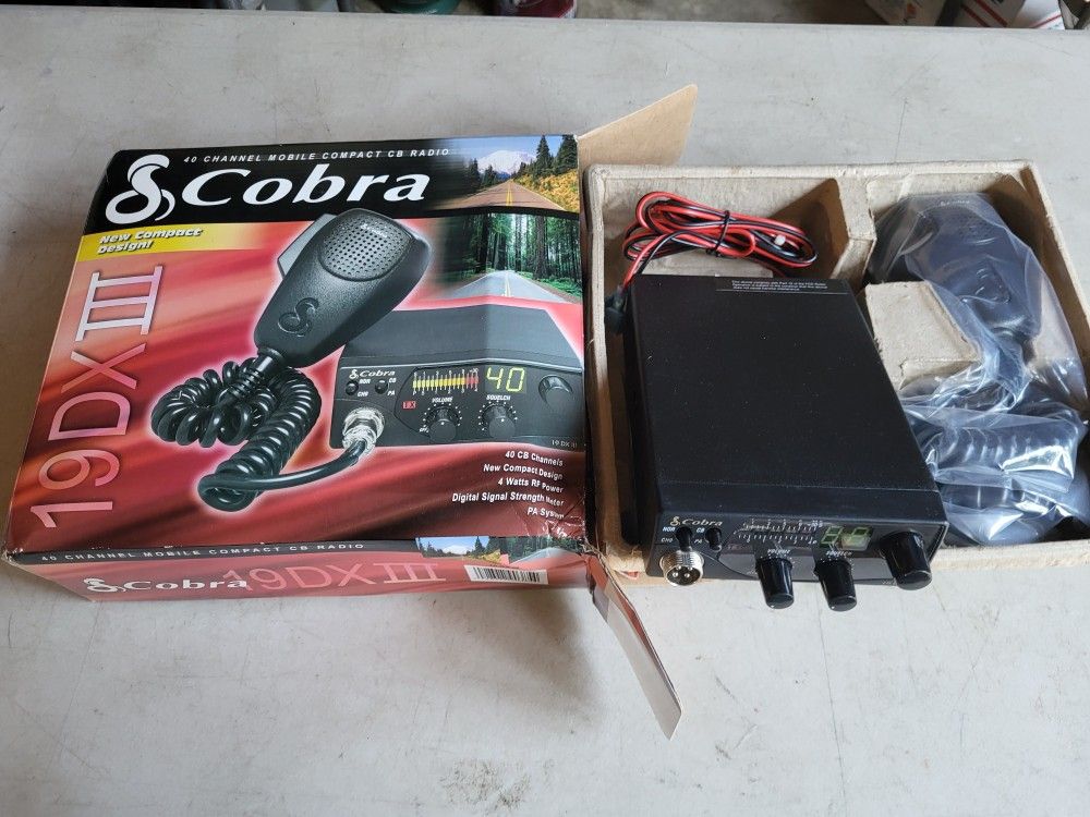 New Cobra 40 Channel Mobile Compavt CB Radio Model 19DX III