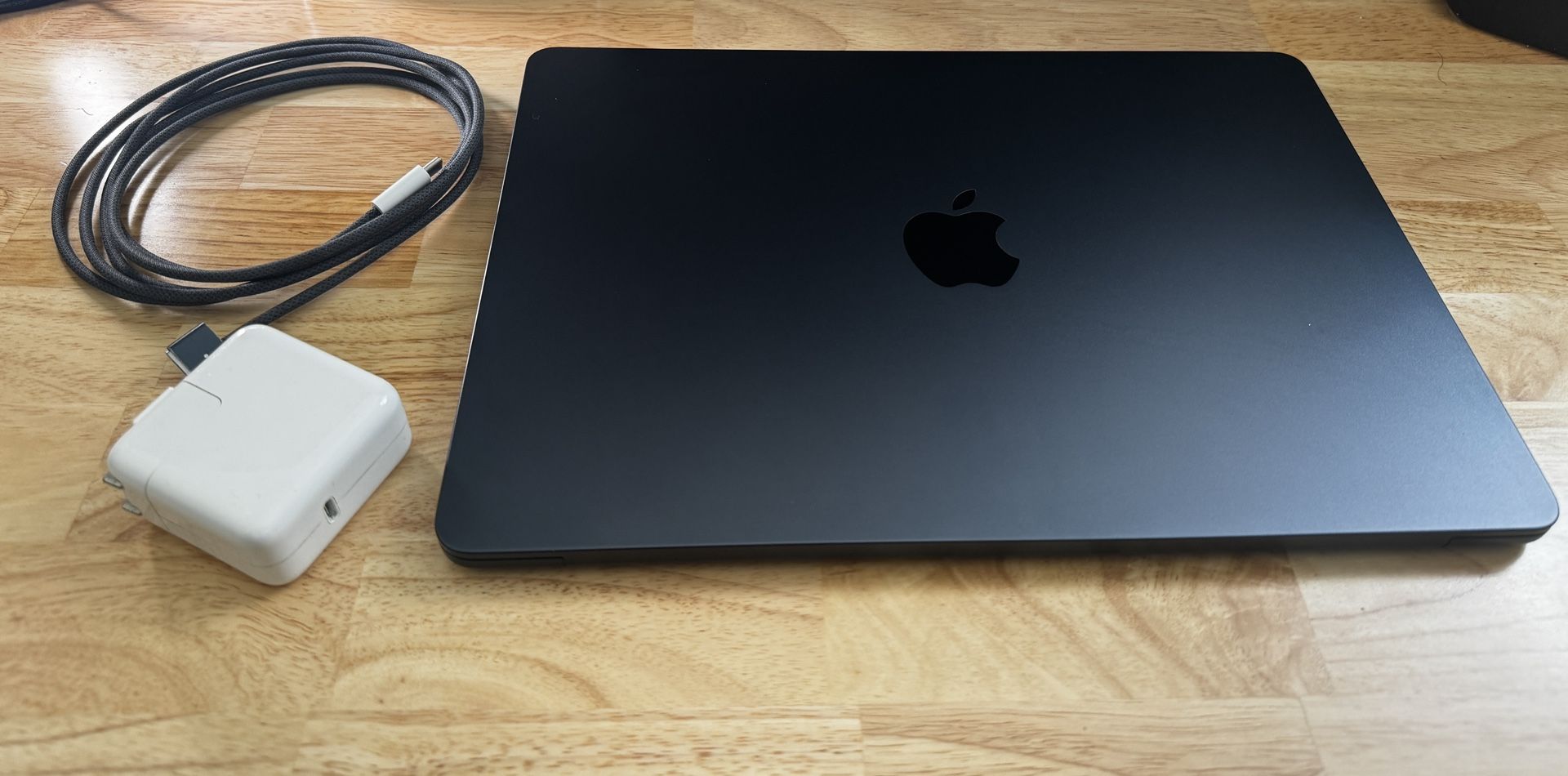 Macbook Air 13.6 M2 Chip 225gb SSD 8gb Ram