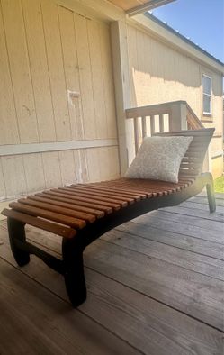 Refinished Wooden Chaise Lounge – Black Frame & Golden Oak Stain